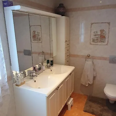 Hotel In Bb - Nathalies - 2 Bedrooms Breakfast
